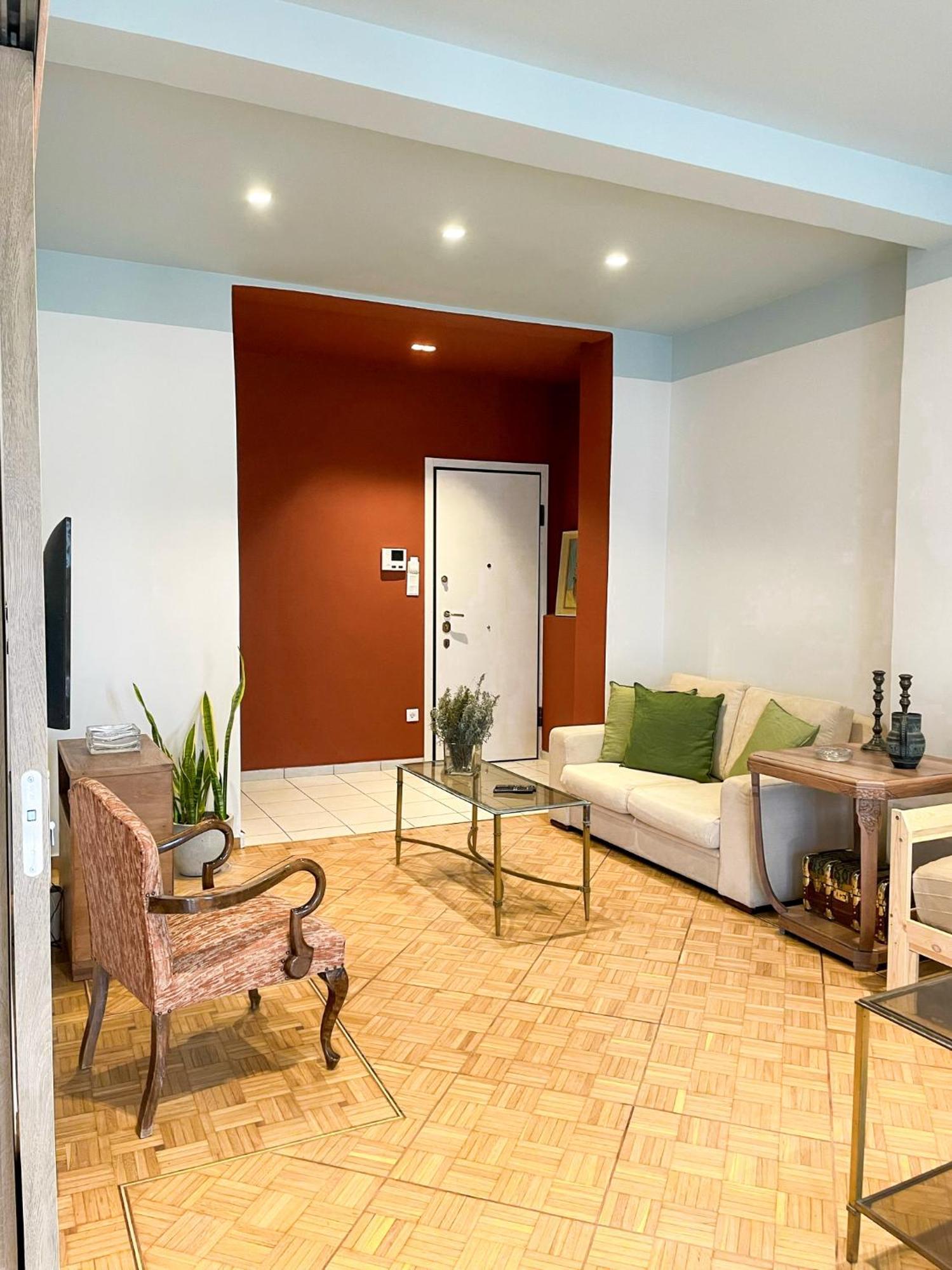 Apartment Near Metro + Port Piraeus
